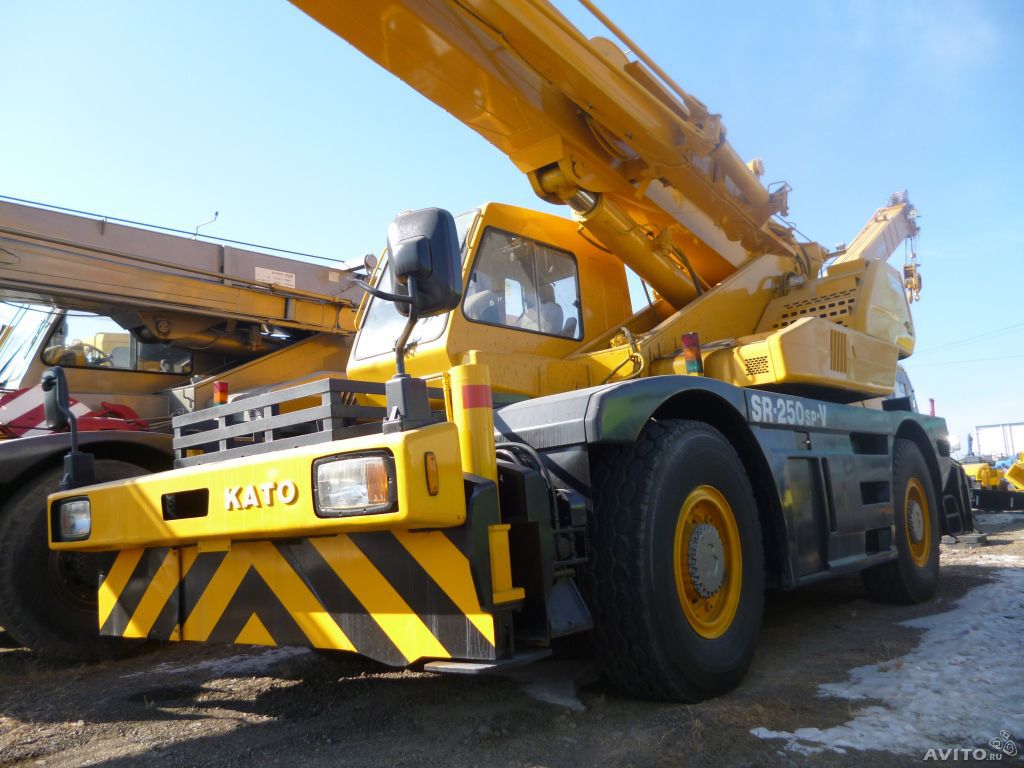 Автокран Kato KR 35H 35 тонн